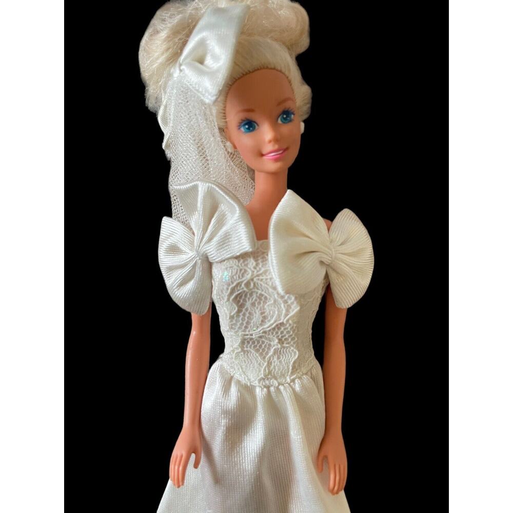 Barbie Vtg. 1992 Bridal Collection Ivory Wedding Dress Gown & Fun To Dress Doll